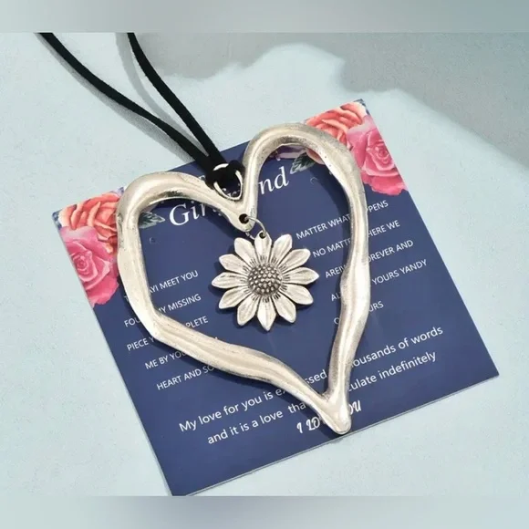 Silver Heart Pendant Necklace - Picture 5 of 6